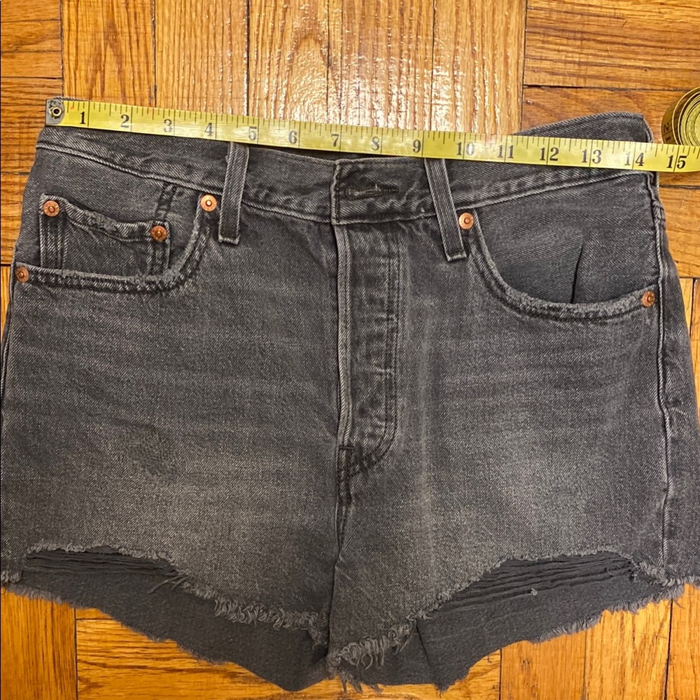 Levi’s 501 Black/ Gray Denim Cutoff Shorts Size 28
